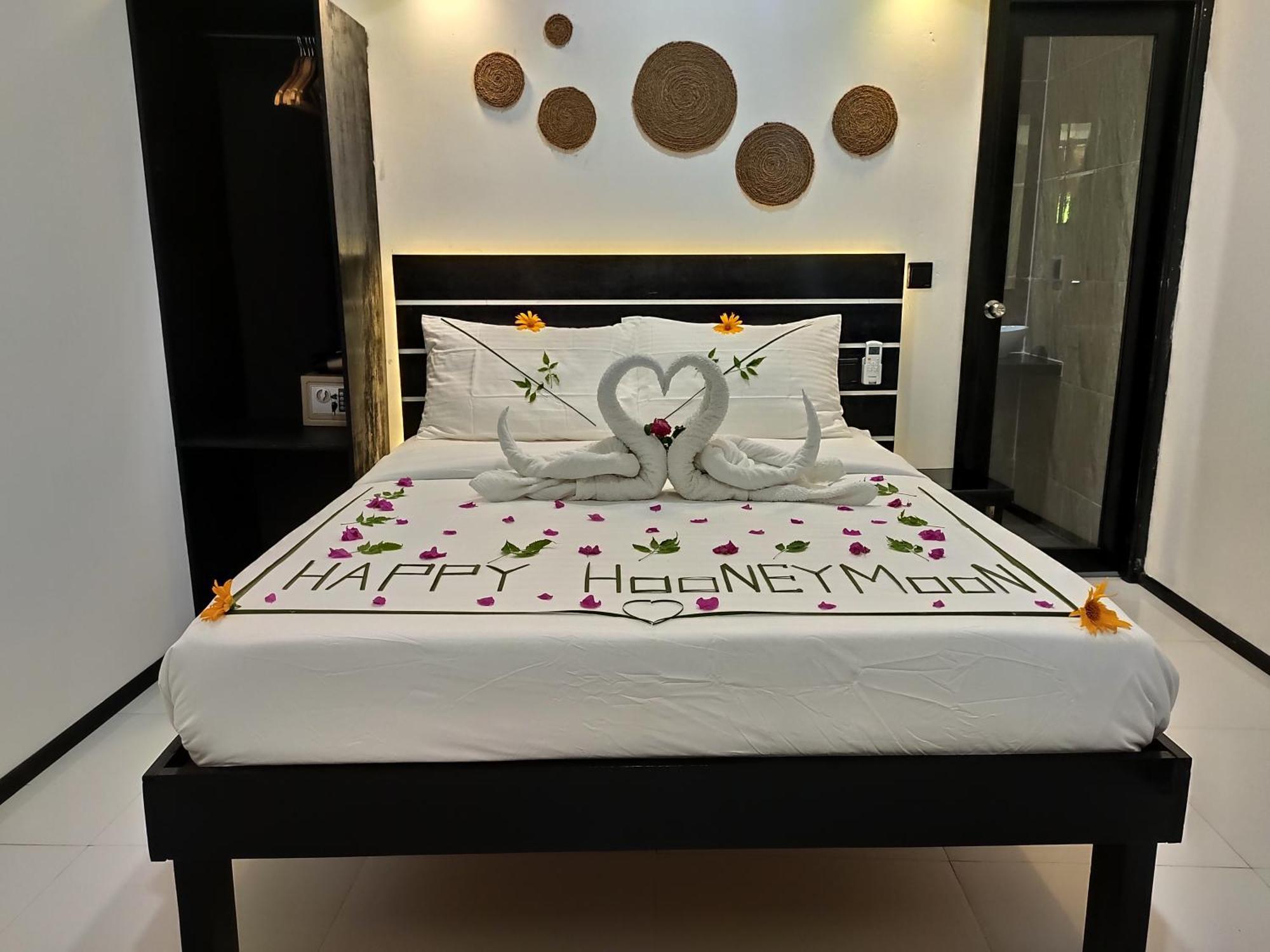 Konukevi Crown Hotel-private Bikini Dhiffushi