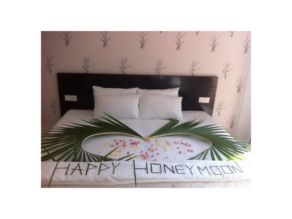 Konukevi Crown Hotel-private Bikini 4*