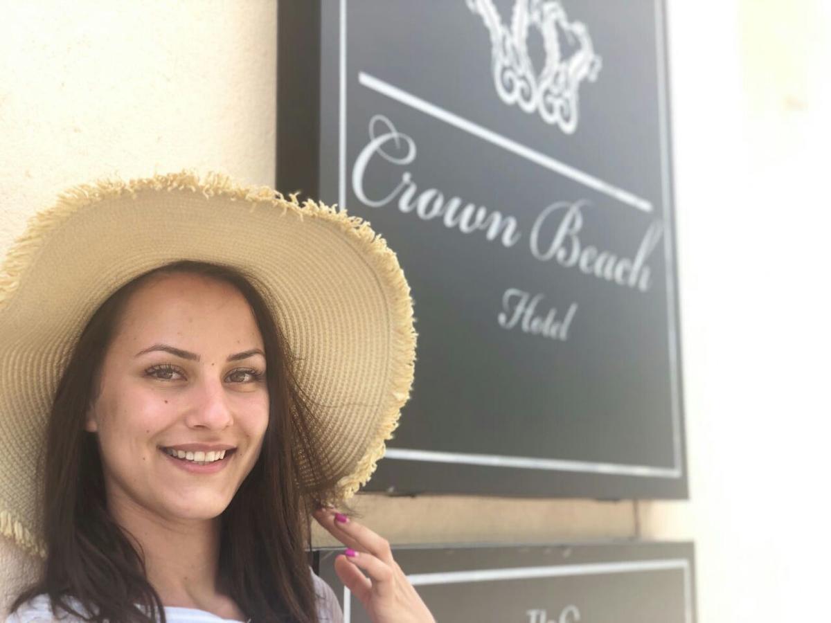 Crown Hotel-private Bikini