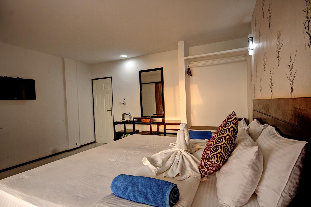 Crown Hotel-private Bikini 4* Dhiffushi