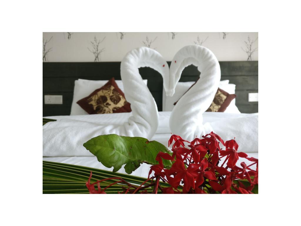 Crown Hotel-private Bikini 4*
