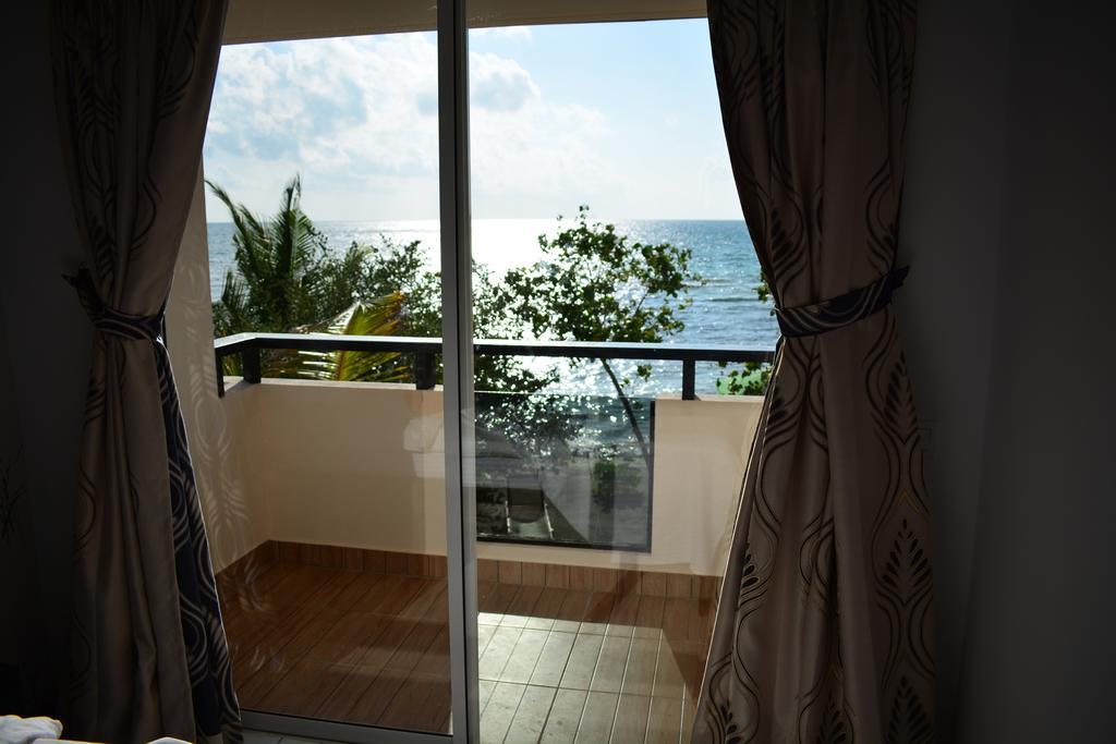 Crown Hotel-private Bikini 4* Dhiffushi
