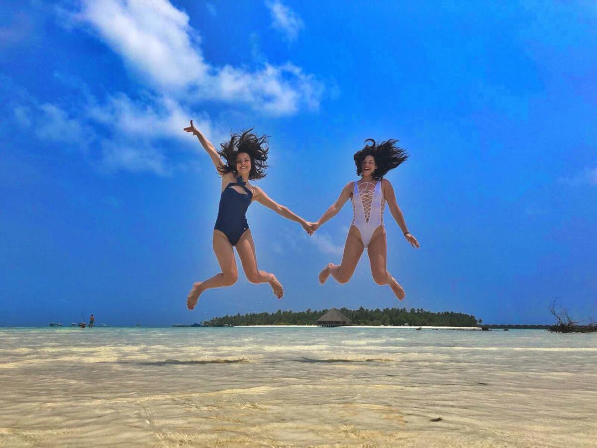 Crown Hotel-private Bikini Dhiffushi